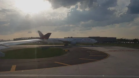 Reverse Shot Of Airplanes Queuing On Air Stock Video Pond5