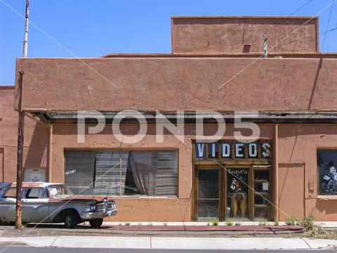 Past stores on Route 66, Arizona
