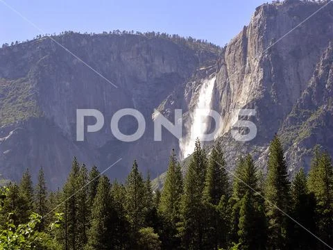 Waterfall in Yosemite NP, USA