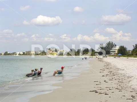 Retirees relaxing on Fort Myers Beach