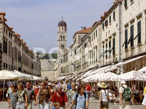 Tourists in the old town of Dubrovnik