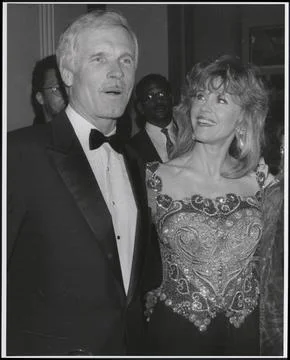 Photo: Tom Brady and Jane Fonda Attend the 80 For Brady Premiere in Los  Angeles - LAP2023013101 