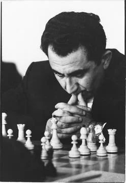 Mikhail Tal vs Tigran V Petrosian (1962)