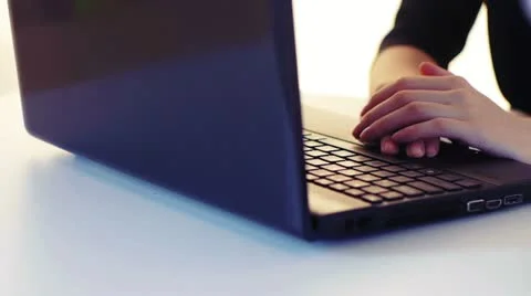 00085 Stock Footage 10918757