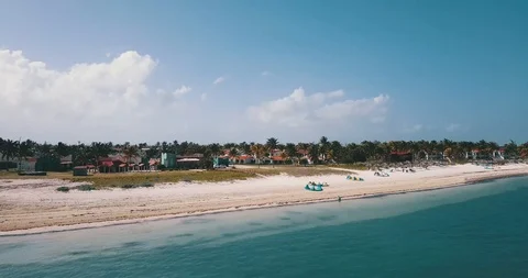 001 OCEAN BEACH RESORT DRONE AERIAL Vidéo 102852453