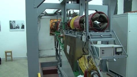 003 Nuclotron 動画素材 77549398