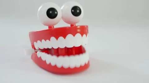 004 Crazy Teeth Oscillating 30secs 60FPS HD Stock Footage 139644040