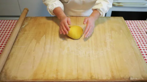 0079 Preparing dough Video stock 32346378