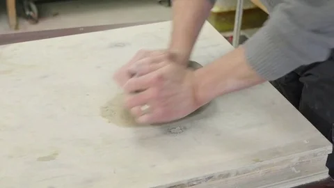 01 Ceramic Throwing - Wedging Folding Clay Vidéo 77758944