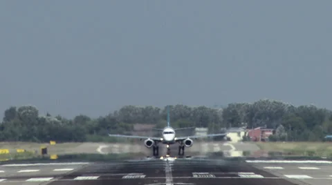 0106 takeoff Video stock 32348663