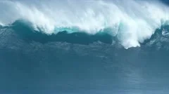 ocean wave in hawaii