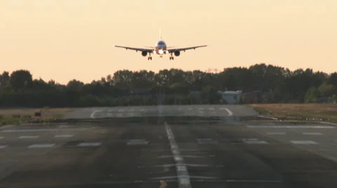 0131 landing Video stock 32369564