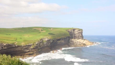 01A green cliffs in cantabria 스톡 동영상 97393203