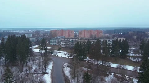 01earlyspringvillageinthefog Vídeos de archivo 156875191