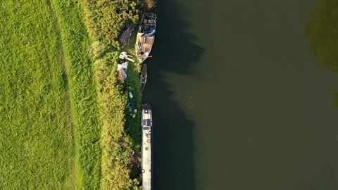 0207-Thames vertical tracking shot Stock Footage 139350042