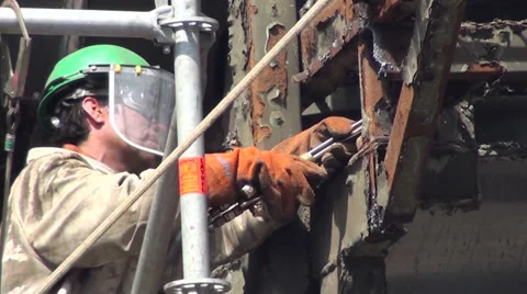 0281 Man welding Stock Footage 34205462