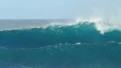 Ocean Waves Crashing