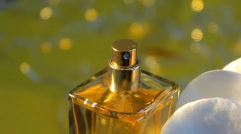 04 - Perfume - Cosmetics - Closeup - Bright sparkles - 01 Vídeo Stock 62029016