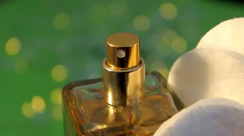 04 - Perfume - Cosmetics - Closeup - Glow - 02 Stockbeeldmateriaal 62033250