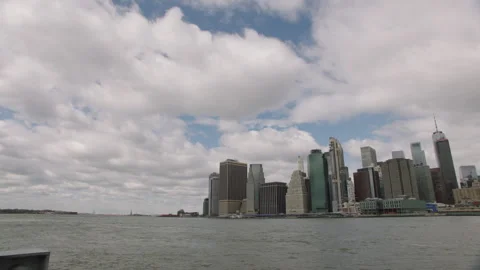 041020 angled view of Lower Manhattan Skyline from East River NYC Vídeos de archivo 251193894
