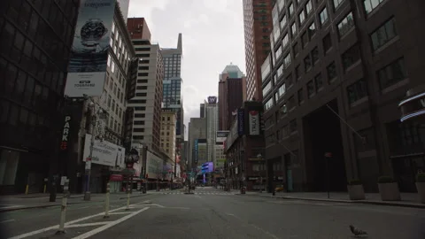 041020 Midtown manhattan view down empty street during the pandemic Stock Footage 251196605
