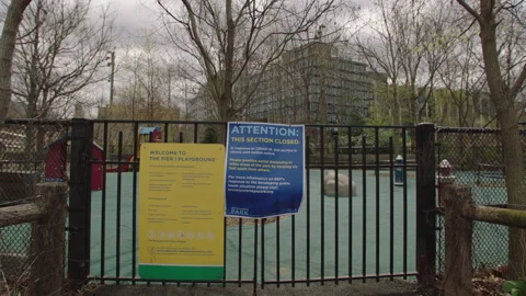 041020 pulled back centered view of pier park closed psa Downtown Manhattan Vídeos de archivo 251194006