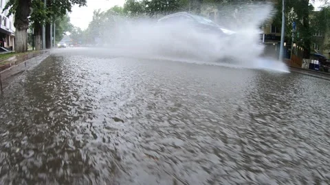 043-Heavy rain in the city Stock Footage 133755665