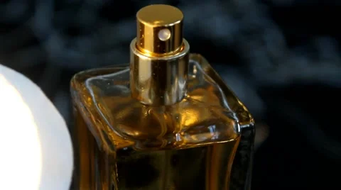 05 - gallery - perfume - closeup 06 Vidéo 62037776