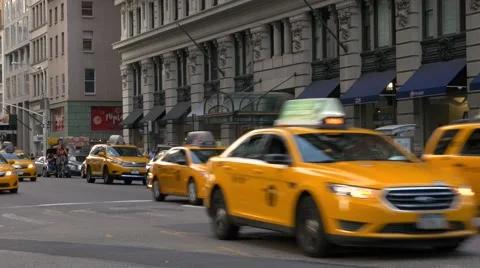 0511 UHD Rush hour in midtown, New York City Stock-Footage 43105979
