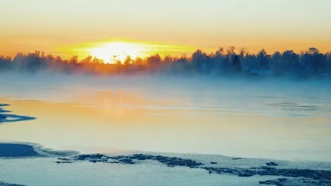 0595 Cold river Vídeos de archivo 161027347