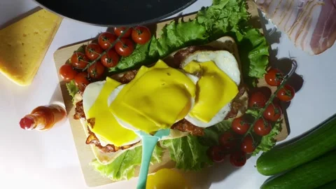06 sandwich with bacon cheese egg chilli sauce Stock Footage 221127172