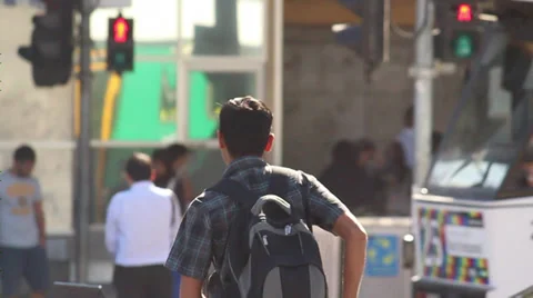 061 Slow motion intersection waiting Stock Footage 34195376