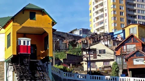 0624  Baron Hill Elevator, Valparaíso Stock Footage 36445554