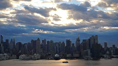 0683  Manhattan, NYC Stock Footage 33711190