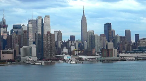 0687  Manhattan, NYC Stock Footage 33717591