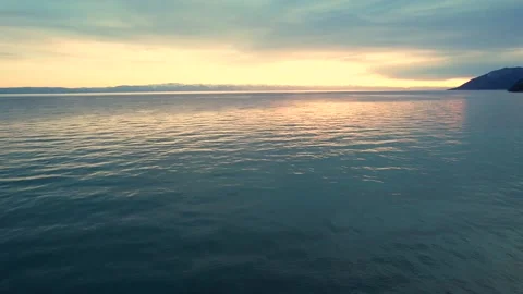 069 Small waves at the sunset 库存影片 167224154