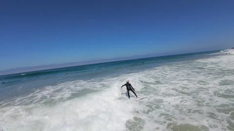 070626 Encinitas Surfer - 19 - red pinstripe rails short left 4k Vidéo 338370607