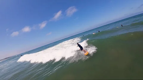 070626 Encinitas Surfer - 29 - yellow board good ride 4k Vidéo 338370638