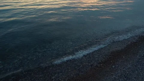 071 Small waves at the sunset 库存影片 167224147