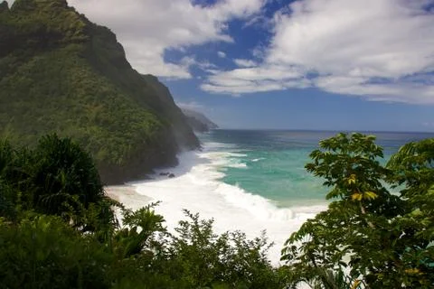 Hanakapiai  Beach  along  Kalalau  Hiking  Trail  on  the  Hawaiian  island  of  Kauai xkwx Hanakapiai,  beach,  hawaii,  hiking,  trail,  napali,  danger,  surf,  waves,  recreation,  copy  space,  kauai,  kalalau,  island,  jungle,  nature,  coast,  landscape,  tropical,  path,  outdoor,  pali,  na,  vacation,  scenic,  scenery,  beautiful,  green,  summer,  holiday,  travel,  leisure,  tourism,  adventure,  paradise,  coastline,  plant,  narrow,  experience,  day,  daylight,  usa,  united  states,  America
