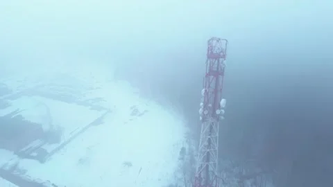 07earlyspringvillageinthefog Vídeos de archivo 156875690