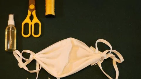 09 Do it yourself step by step handmade tutorial. How to make disposable anti Fotos de archivo