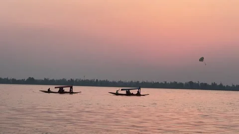 1 June, 2026, Srinagar, J&amp;K, India: Peaceful Evening View of Dal Lake 库存影片 338040919