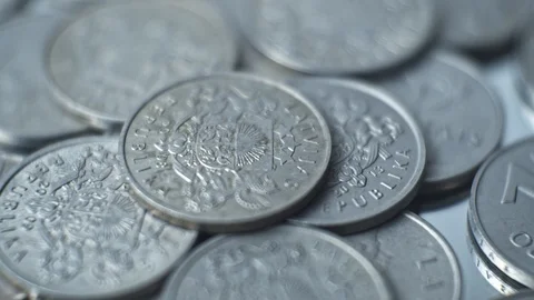 1 lats coins reverse Closeup Coin of the Latvian republic Vídeo Stock 125866304