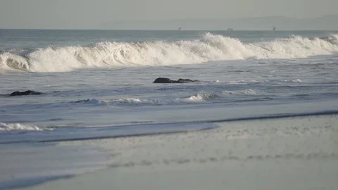 1 minute of breakers with audio. Useable as background. Stock Footage 115895702