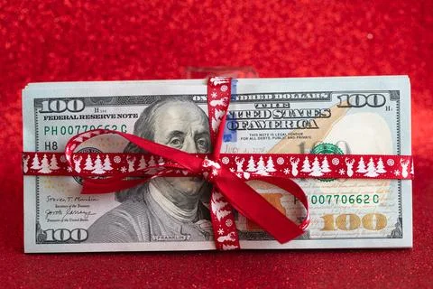 100 dollar banknotes with bow Stock Photos