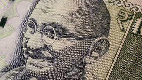 100 Indian rupee banknote close up. Mahatma Gandhi portrait. Stock Footage 124903943