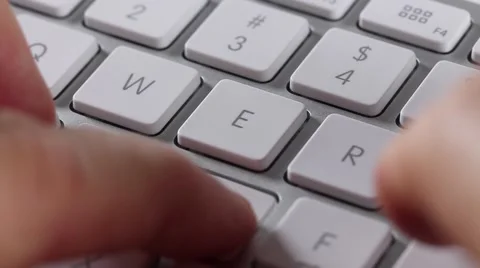 1080HD/5DM2 Typing on keyboard Видео 41783152