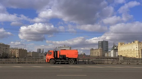 11 04 2020 Moscow empty streets during COVID-19 quarantine 스톡 동영상 128359784