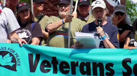 11005 008 0108ZS E Stock Footage 11113301